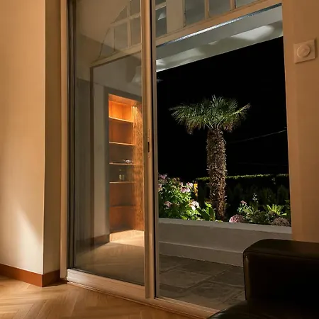 Sea View - 100m To - Garden & Terrace Apartmán